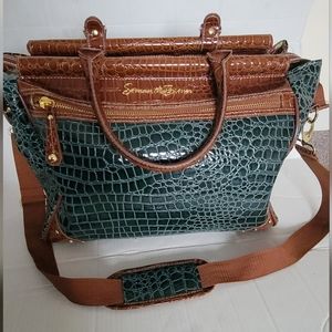 100% Authentic Samantha Brown weekender travel bag